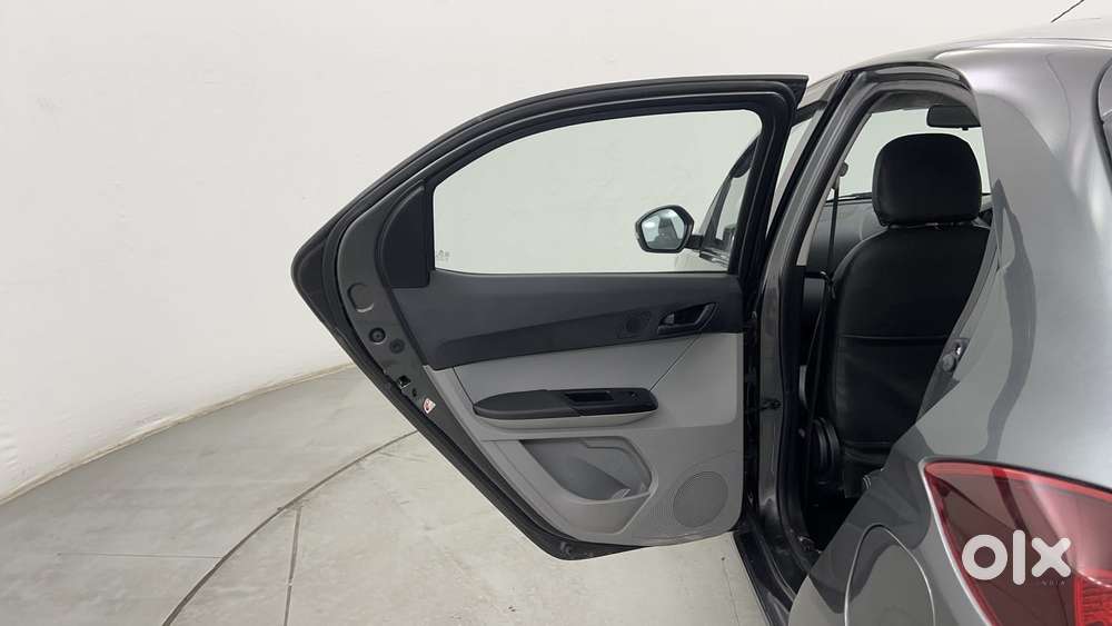 Tata Tiago Xza, 2022, Petrol