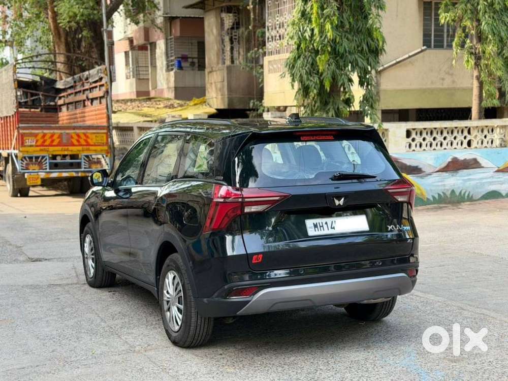 Mahindra Xuv700 2.0 Ax 5 Petrol Mt 7 Str, 2024, Petrol