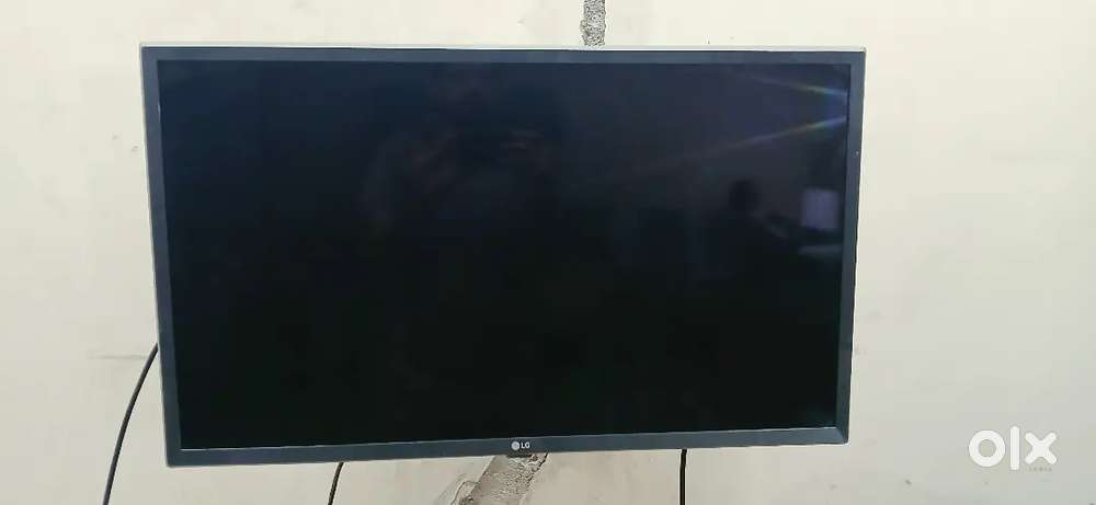 LG 32 Smart TV