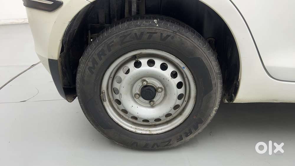 Maruti Suzuki Swift Lxi Optional-o, 2016, Cng & Hybrids