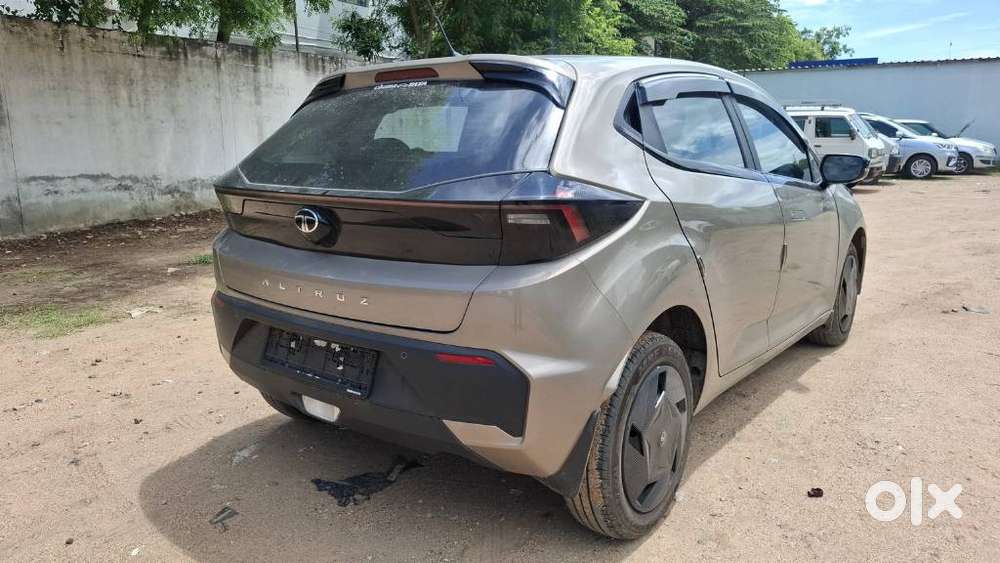 Tata Altroz, 2026, Petrol