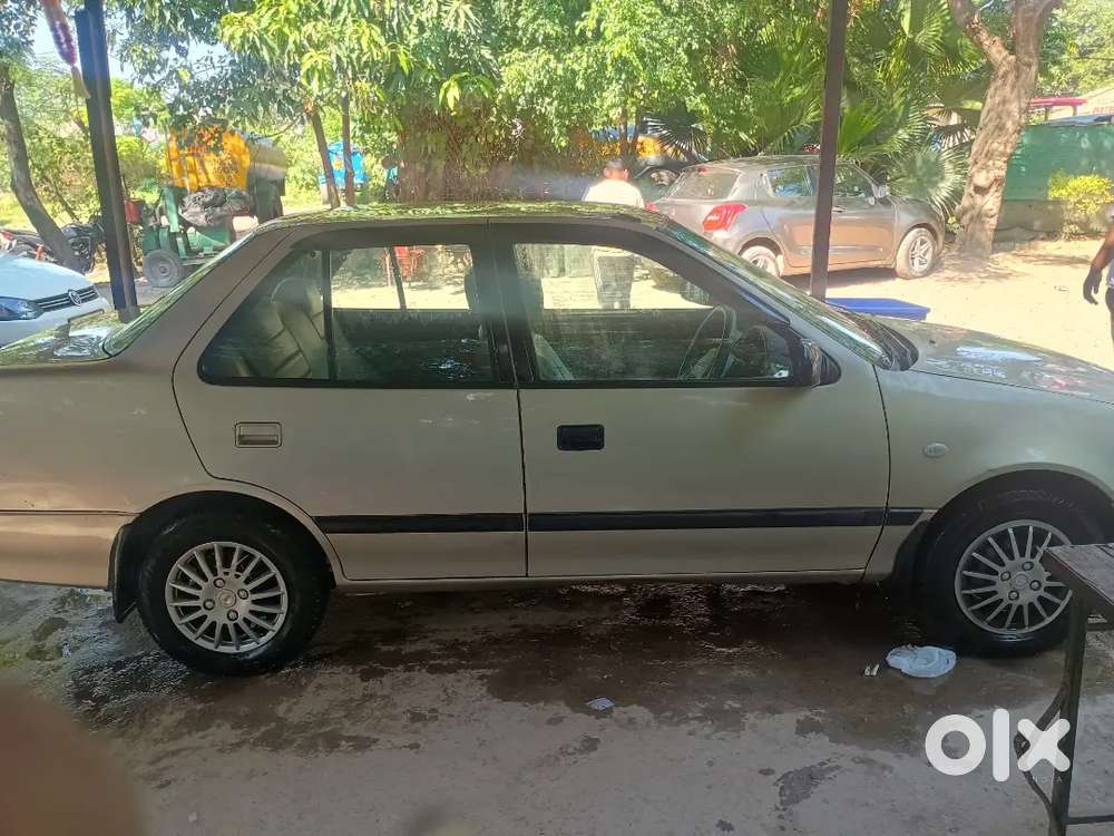 Maruti Suzuki Esteem Lxi 2005
