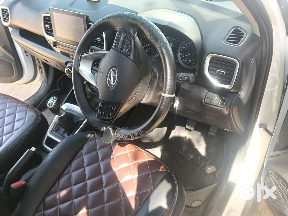 Hyundai Venue 2022 Petrol 55000 Km Driven