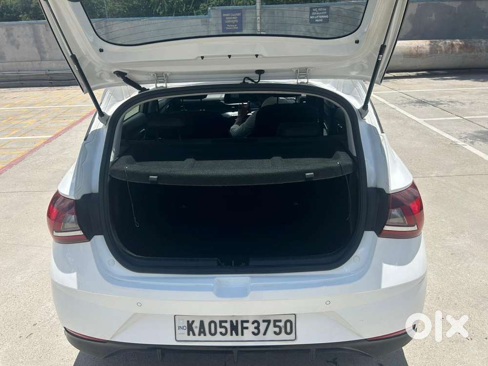 Hyundai I20 Asta (o) 1.2 Mt, 2022, Petrol