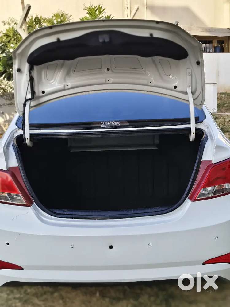 Hyundai Verna 1.6 Diesel Rocket Engine Next To Showroom Condition