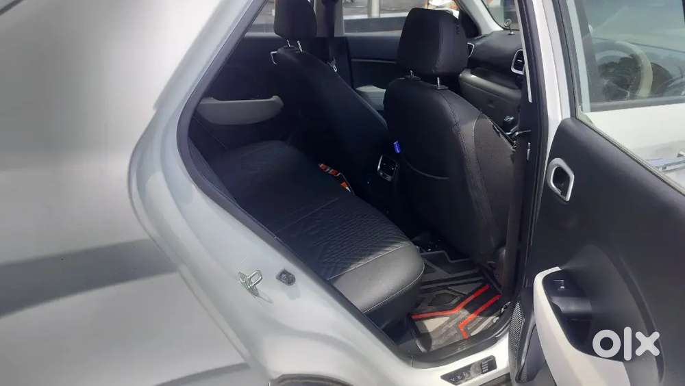 Hyundai Venue 2024 Petrol 10700 Km Driven