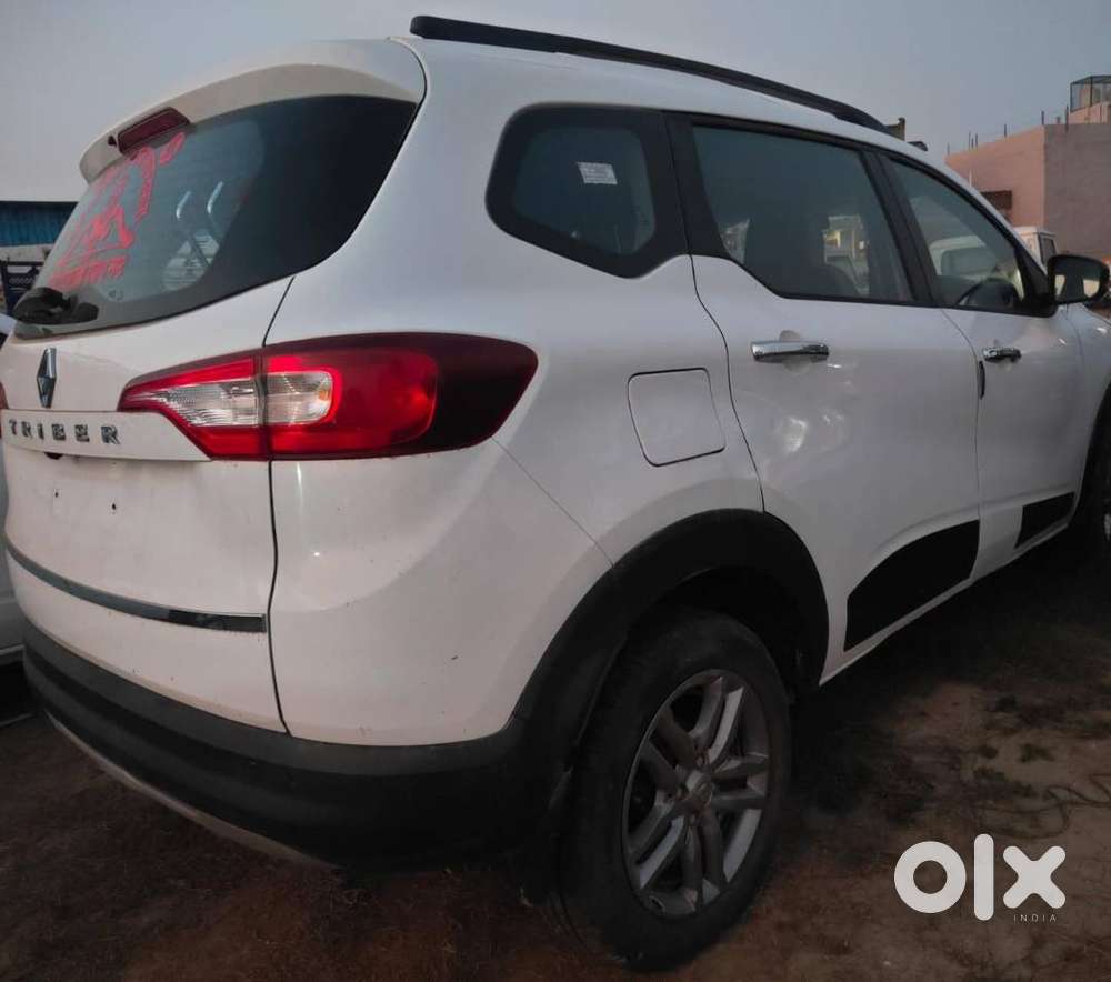 Renault Triber Rxz 2025 Model Push Button Start Top Modal