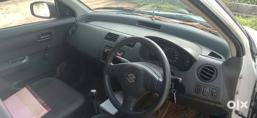 Maruti Suzuki Swift 2010 Petrol Manual