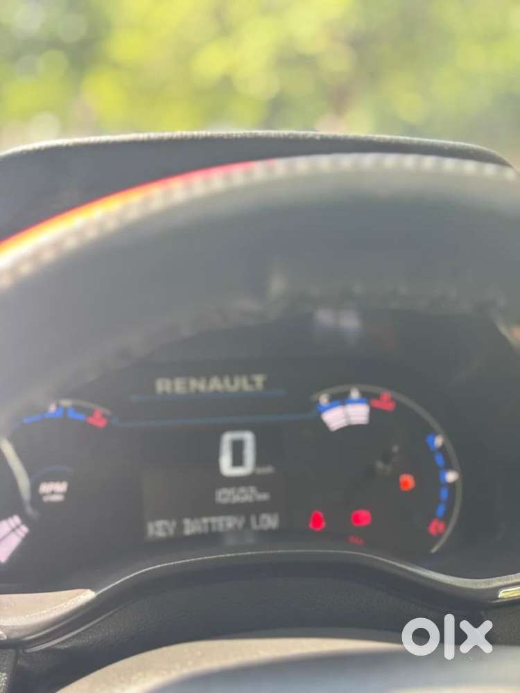 Renault Triber Rxz, 2023, Petrol