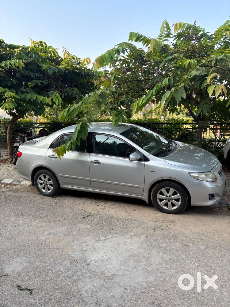 Toyota Corolla Altis Petrol 2009