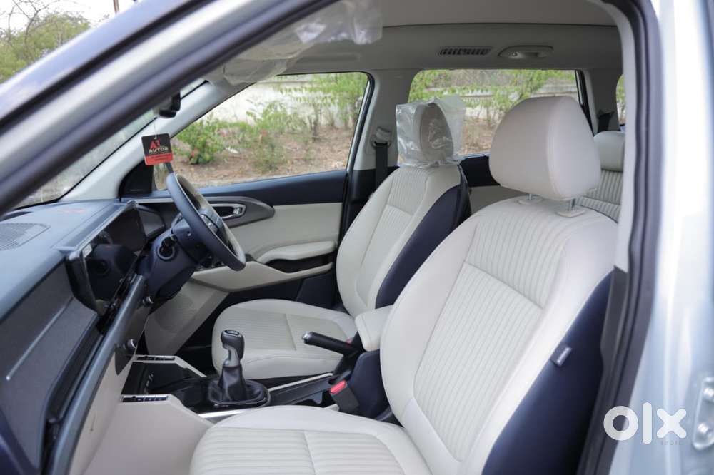 Kia Carens Clavis G 1.5 6mt, 2025, Petrol