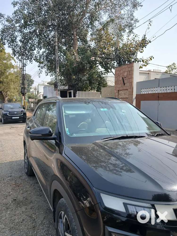 Top End Model Creta Auto Diesel 2024 Black Colour