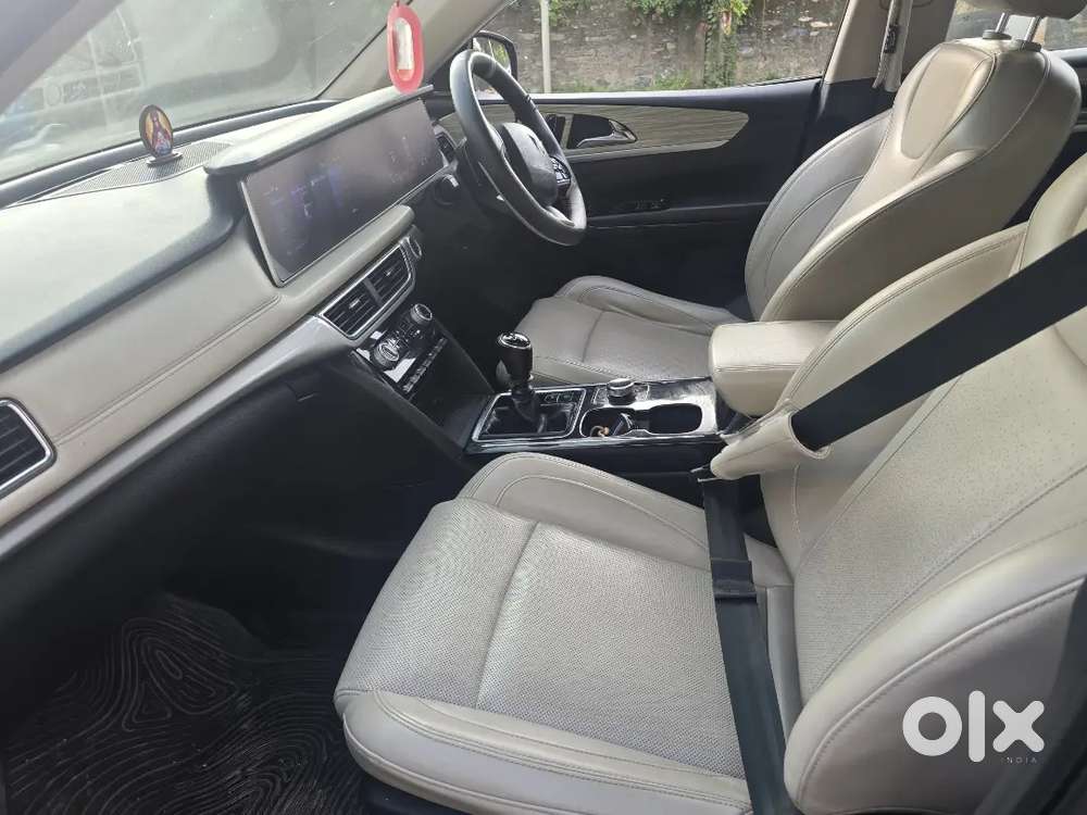 Mahindra Xuv700 Ax7 2022