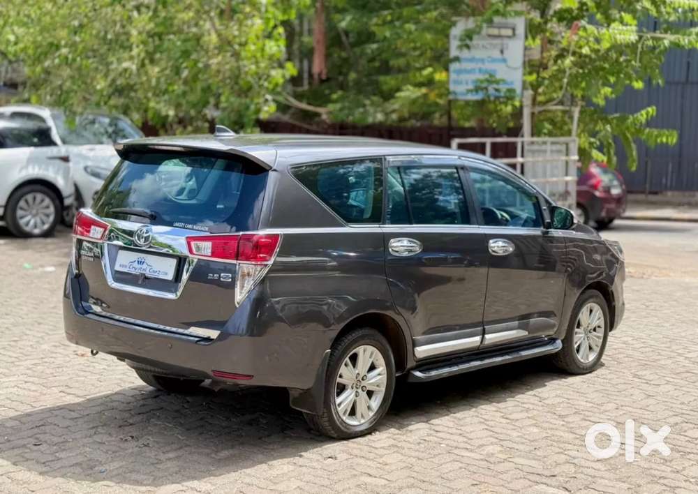 Toyota Innova Crysta 2.8 Zx At 7 Seater, 2016, Diesel
