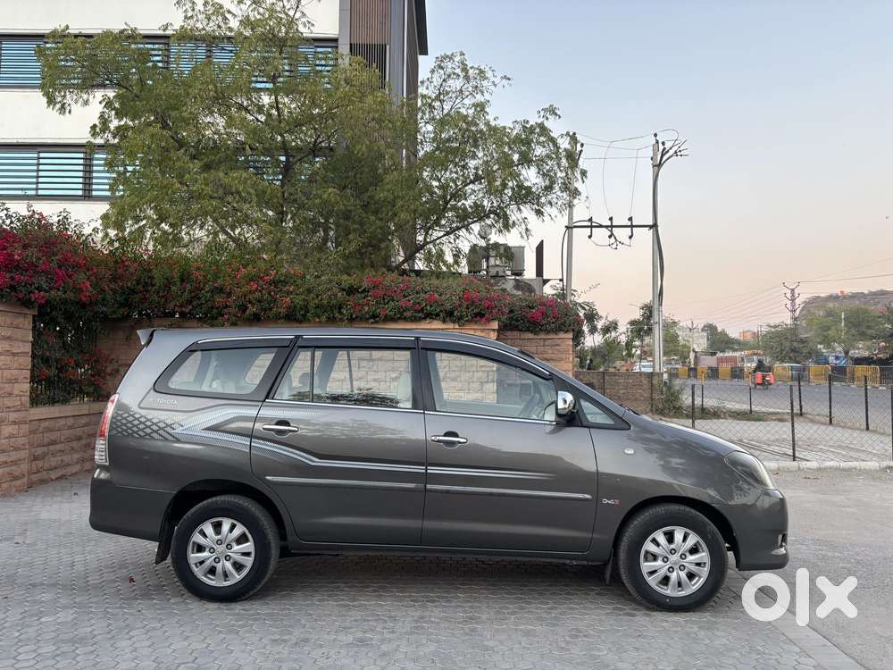 Toyota Innova 2.5 V 7 Str, 2011, Diesel