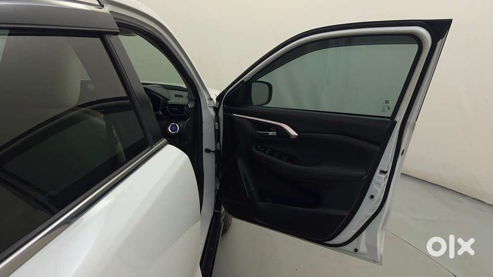 Maruti Suzuki Grand Vitara 1.5 Zeta Plus Intelligent Hybrid Ecvt, 20..