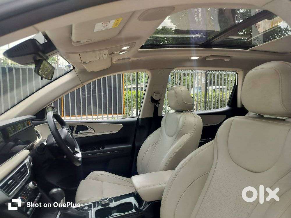 Mahindra Xuv700 2.2 Ax 7 Diesel At Luxury Pack Str, 2023, Petrol