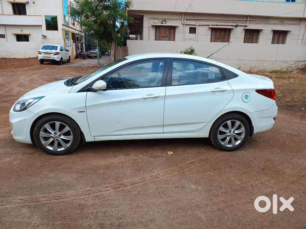 Hyundai Fluidic Verna 2011 Diesel 105000 Km Driven