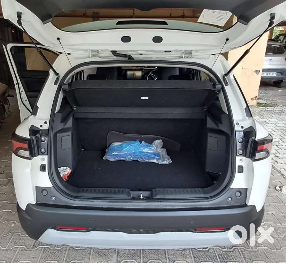 Maruti Suzuki Brezza 2023 Petrol 22500 Km Driven