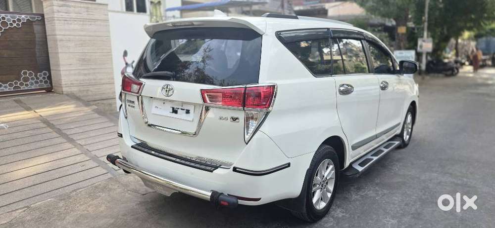 Toyota Innova Crysta [2020-ongoing] 2.4 Vx 8 Str, 2018, Diesel