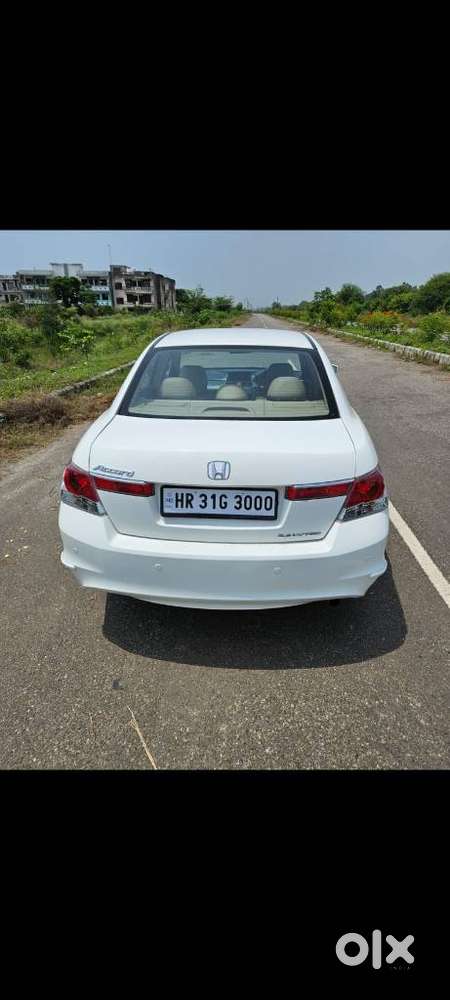Honda Accord 2.4 Elegance Manual, 2008, Petrol