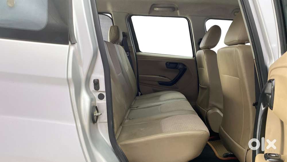 Mahindra Tuv 300 T6 Plus, 2017, Diesel