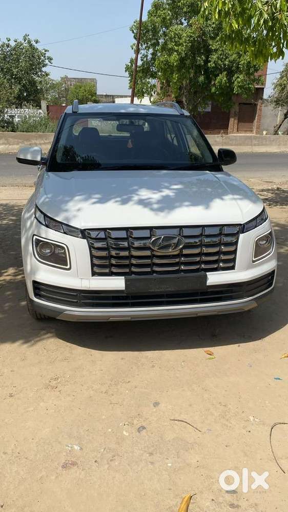 Hyundai Venue 2021 Petrol Well Maintained
