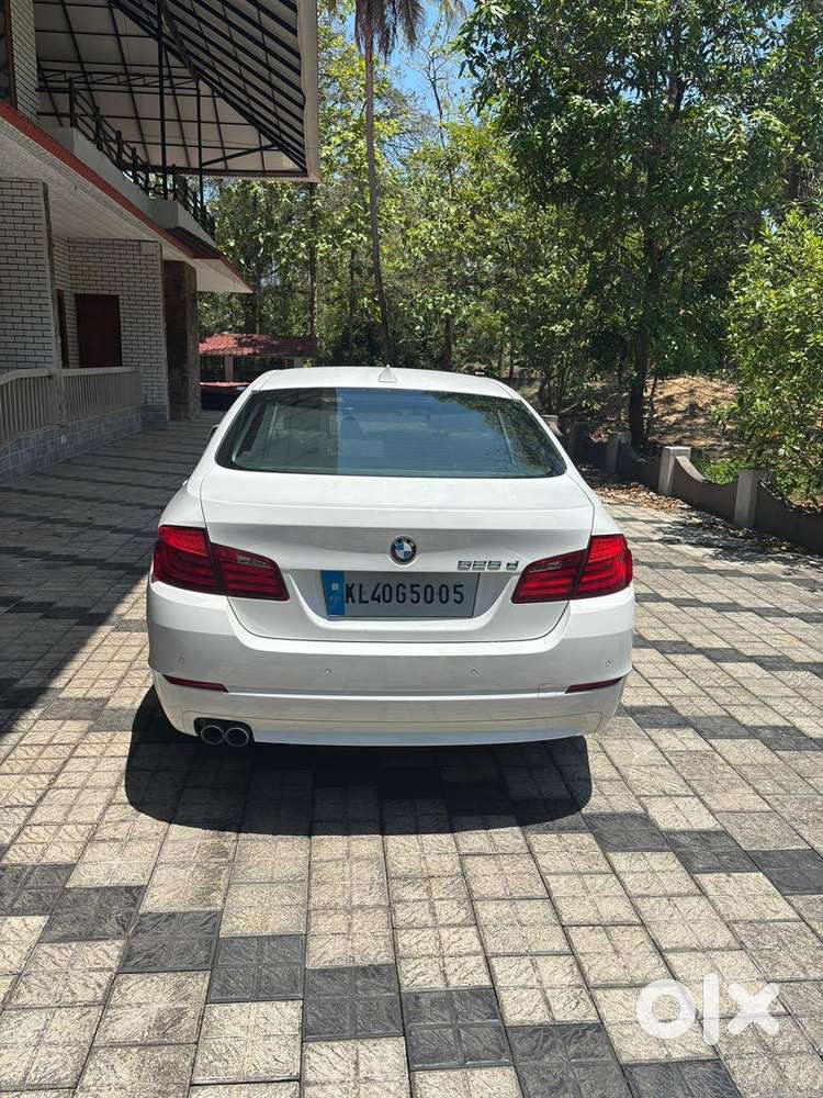 Bmw 5 Series Luxury Line And Thar Roxx Ax5 Luxuary For Rentals With Dr