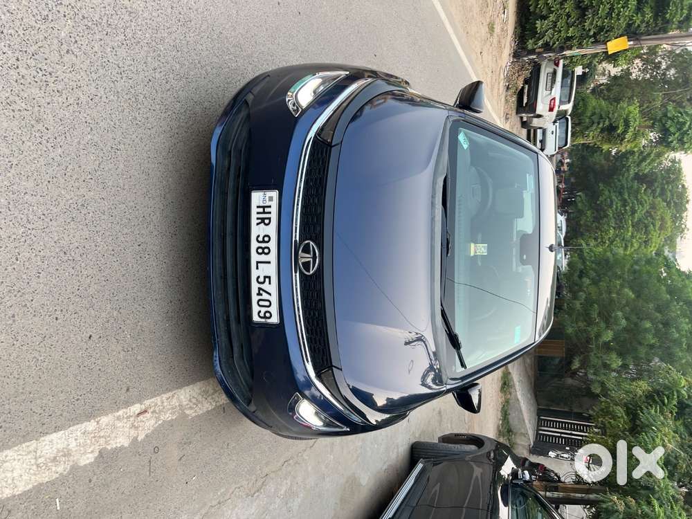 Tata Altroz 2023 Xz Cng Alloys, Touchscreen , Mint Condition23000kms