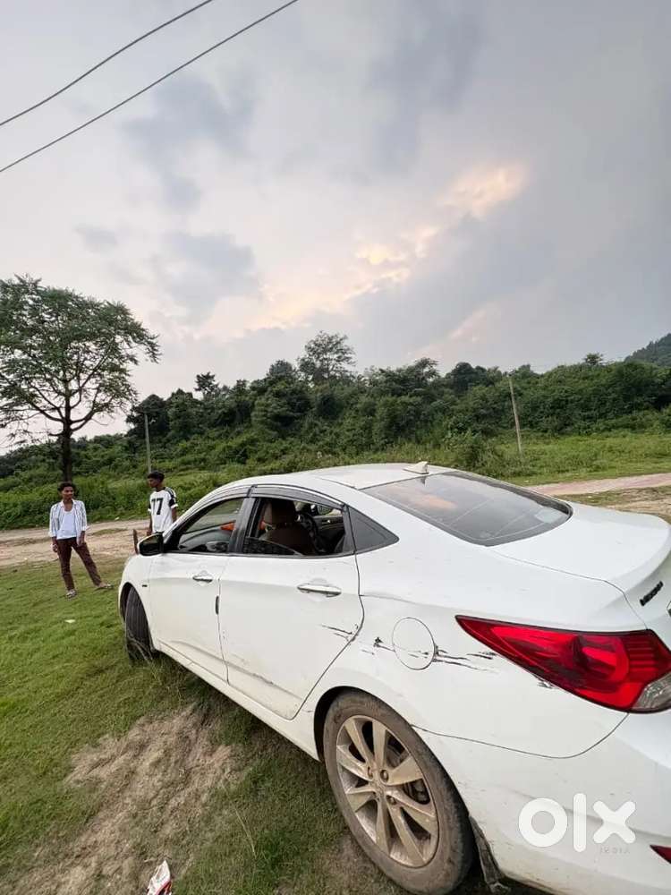 Hyundai Verna Fluidic 2011 Petrol At