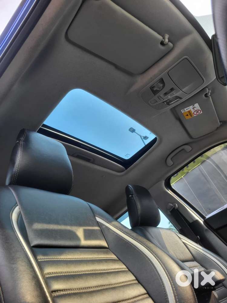 Maruti Suzuki Brezza 1.5 Zxi Smart Hybrid, 2022, Petrol