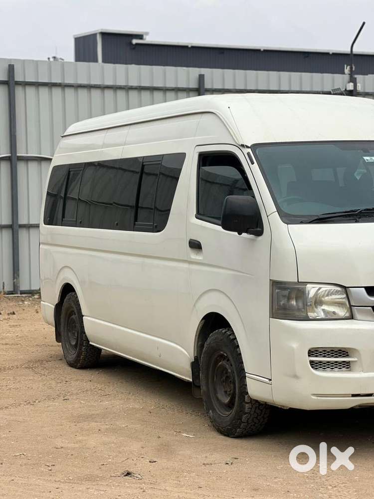 Toyota Hiace 2010 Diesel 77000 Km Driven
