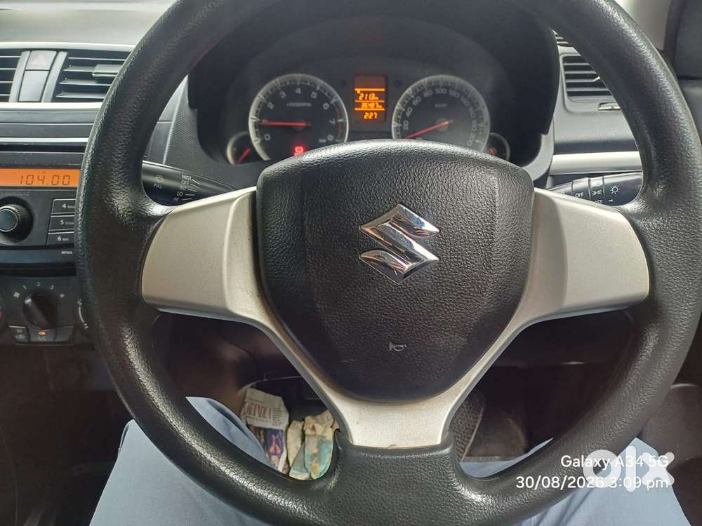 Maruti Suzuki Swift Vxi, 2012, Petrol