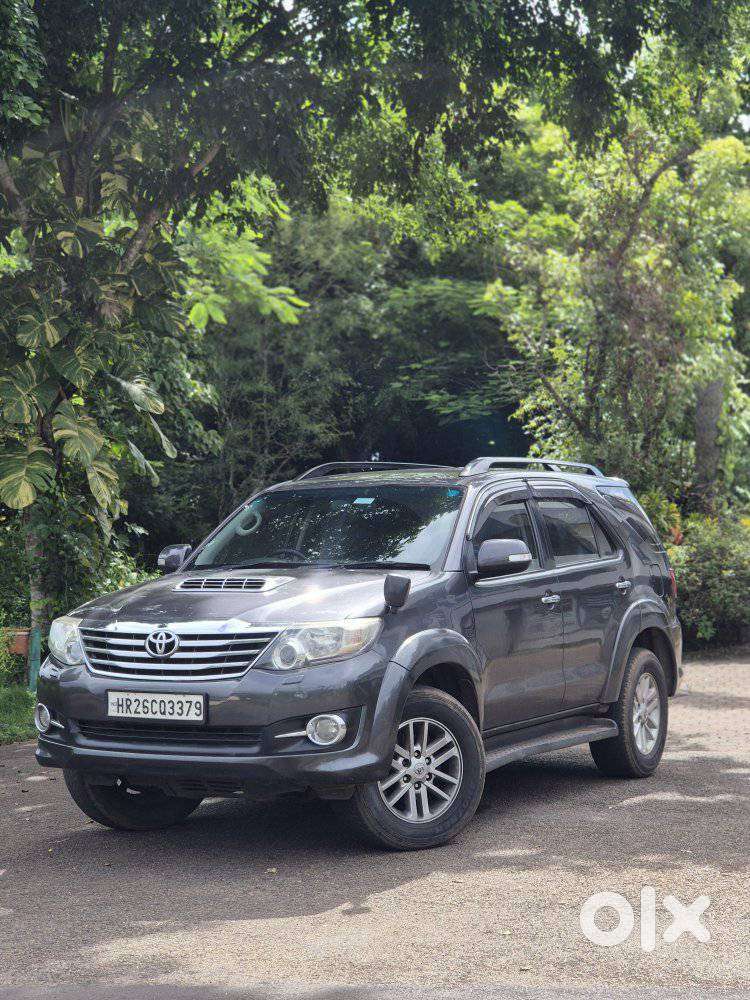 Toyota Fortuner 4x4 Manual Limited Edition, 2015, Diesel