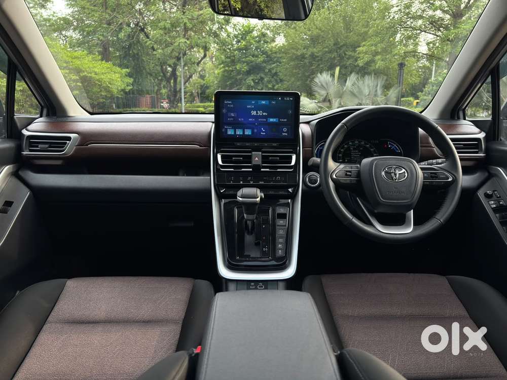 Toyota Innova Hycross 2.0 Vx (o) Hybrid 7 Str, 2026, Petrol
