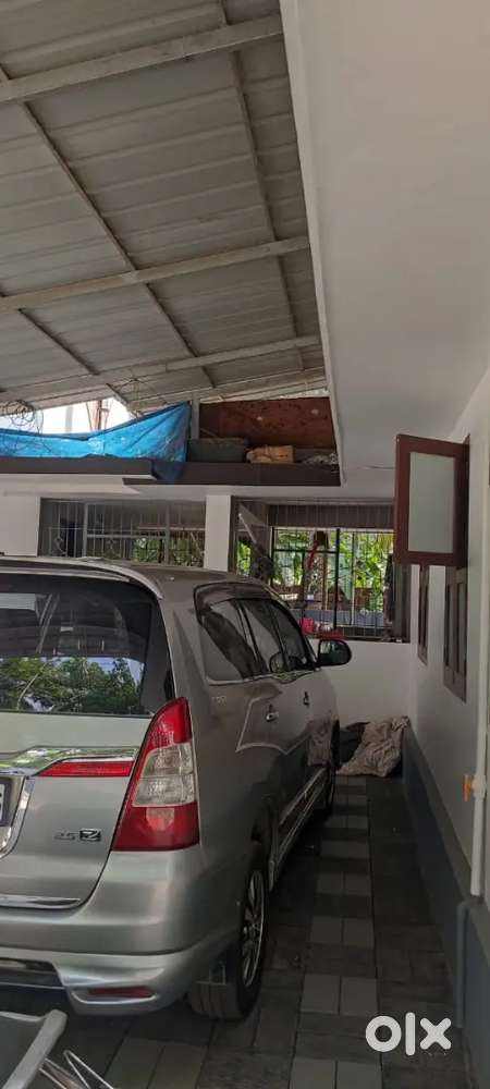 Toyota Innova 2015 Diesel 144000 Km Driven.showroom History Available