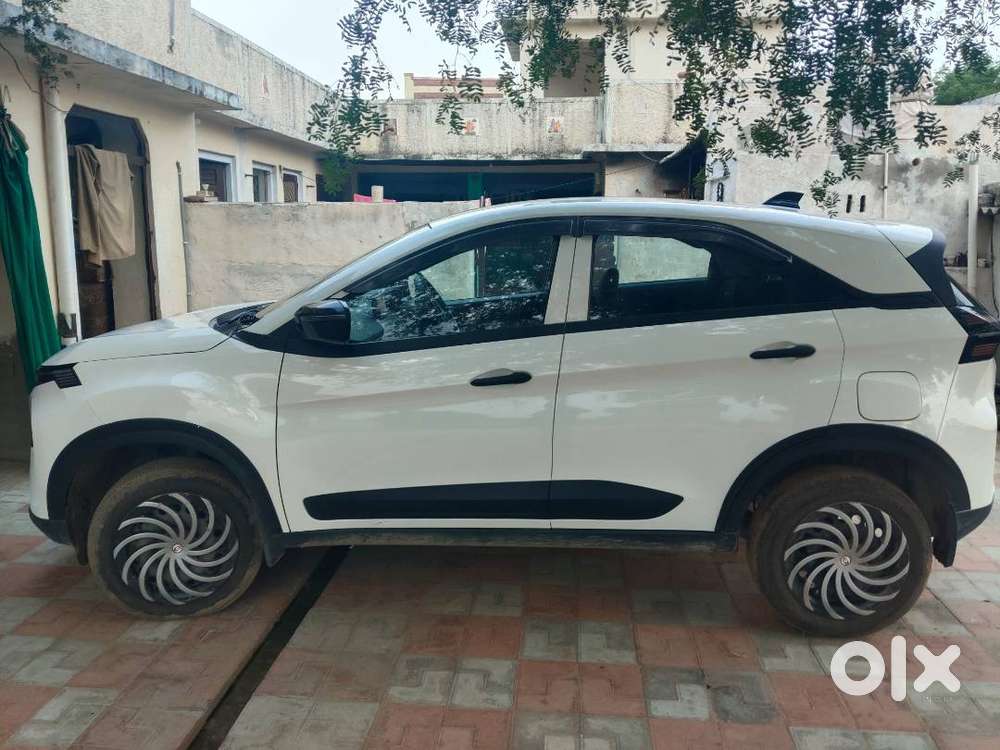 Tata Nexon Smart 2024