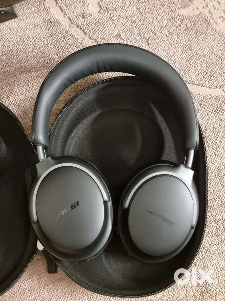 Bose quite comfortable ultra premium headphones with noise cancelation