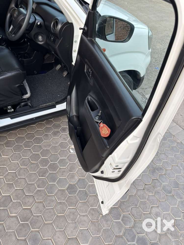 Maruti Suzuki S-presso Vxi, 2023, Petrol