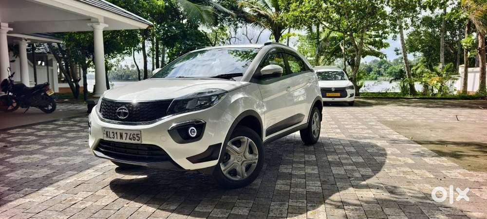 Tata Nexon 1.2 Revotron Xt, 2019, Petrol