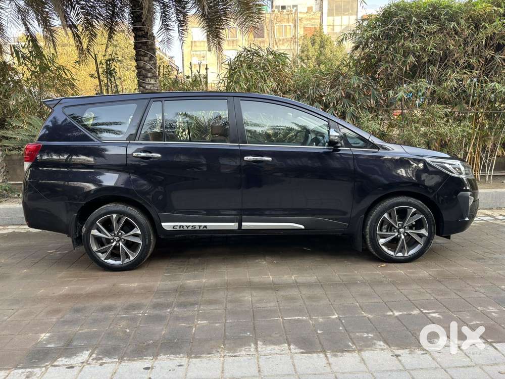 Toyota Innova Crysta