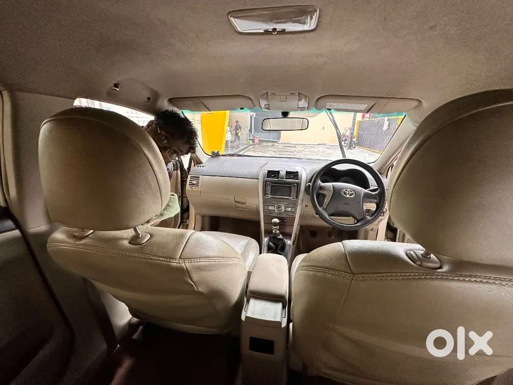 Toyota Corolla Altis 2012