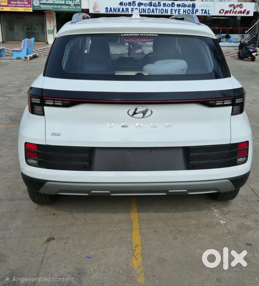 Hyundai Venue Sx 1.2 Petrol Mt White