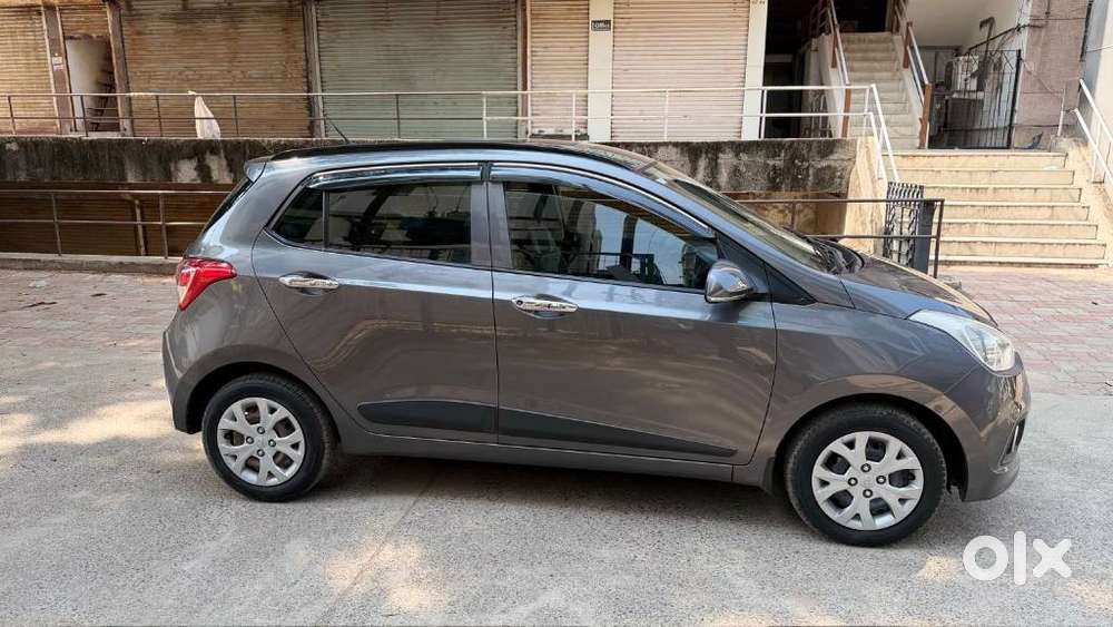 Hyundai Grand I10 Sportz, 2016, Petrol
