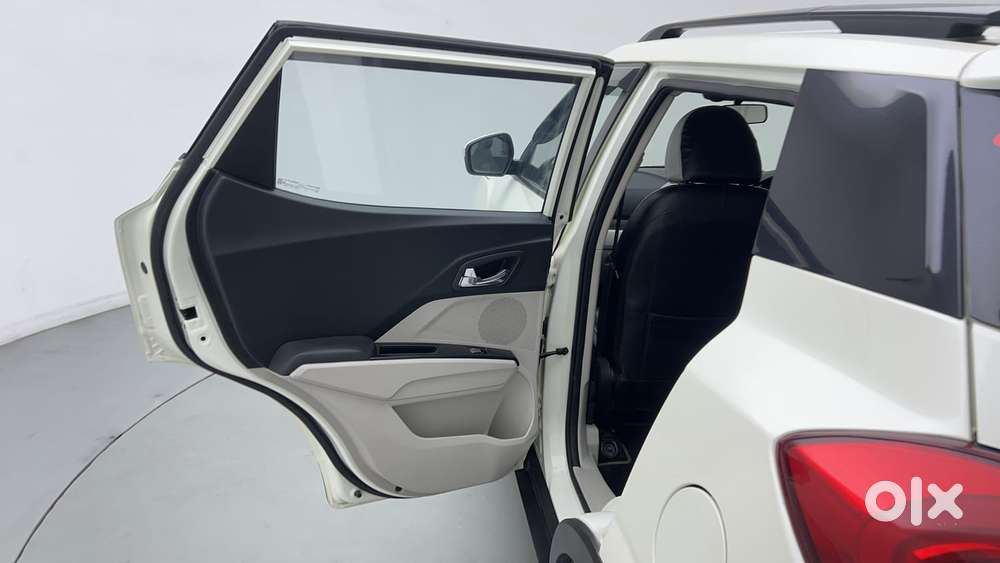 Mahindra Xuv300 W8, 2022, Petrol