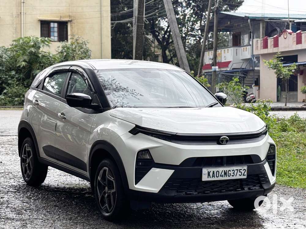 Tata Nexon Smart Plus1.2 Revotron Petrol 5 Mt, 2025, Petrol