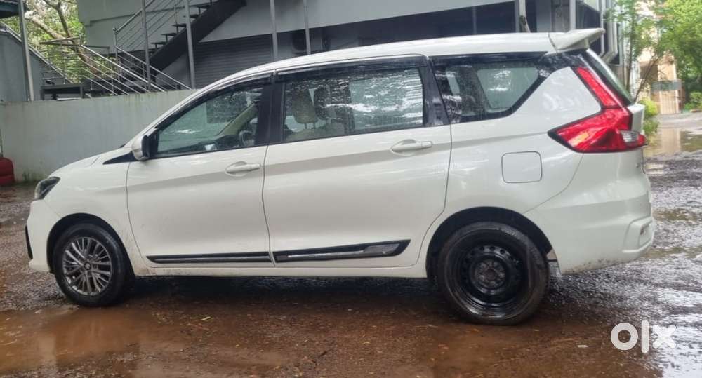 Maruti Suzuki Ertiga Vxi At Petrol, 2019, Petrol