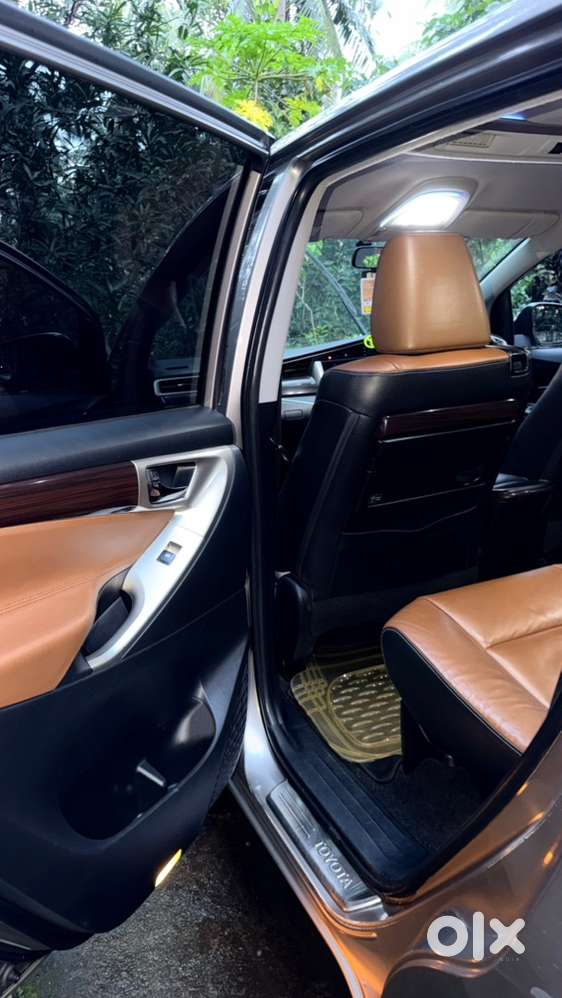 Toyota Innova Crysta 2.8z 2016