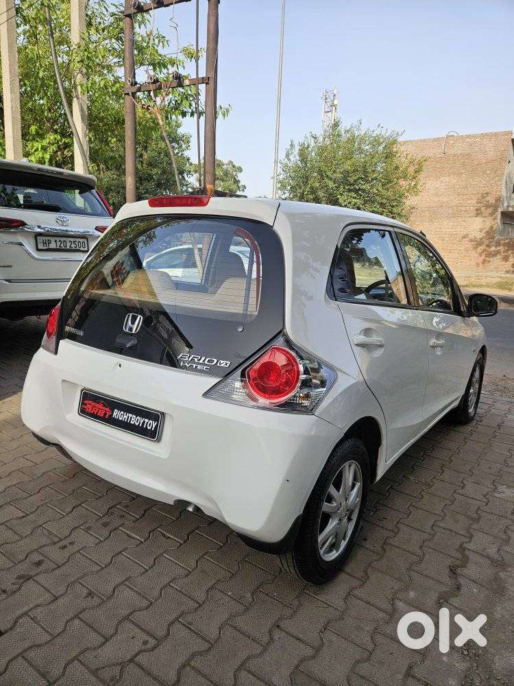 Honda Brio V Automatic, 2014, Petrol