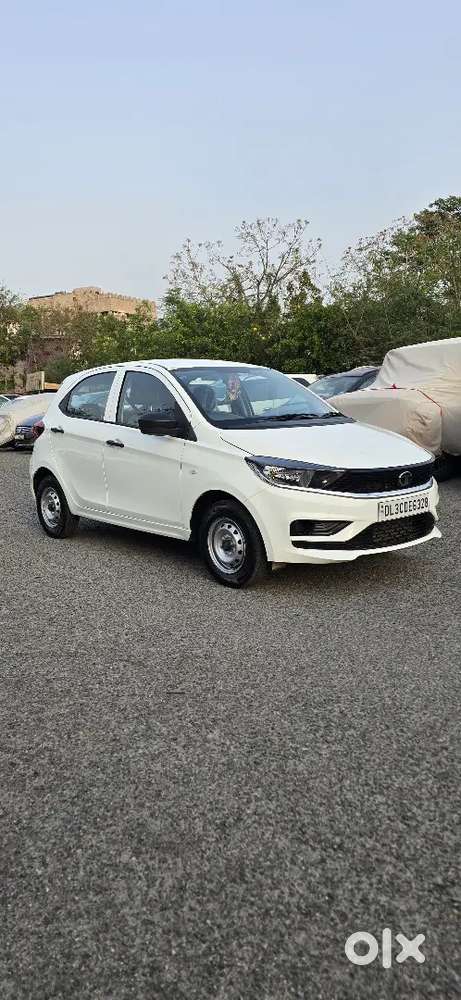 Tata Tiago 2026 April Petrol 1900 Km Driven,1 Month Old